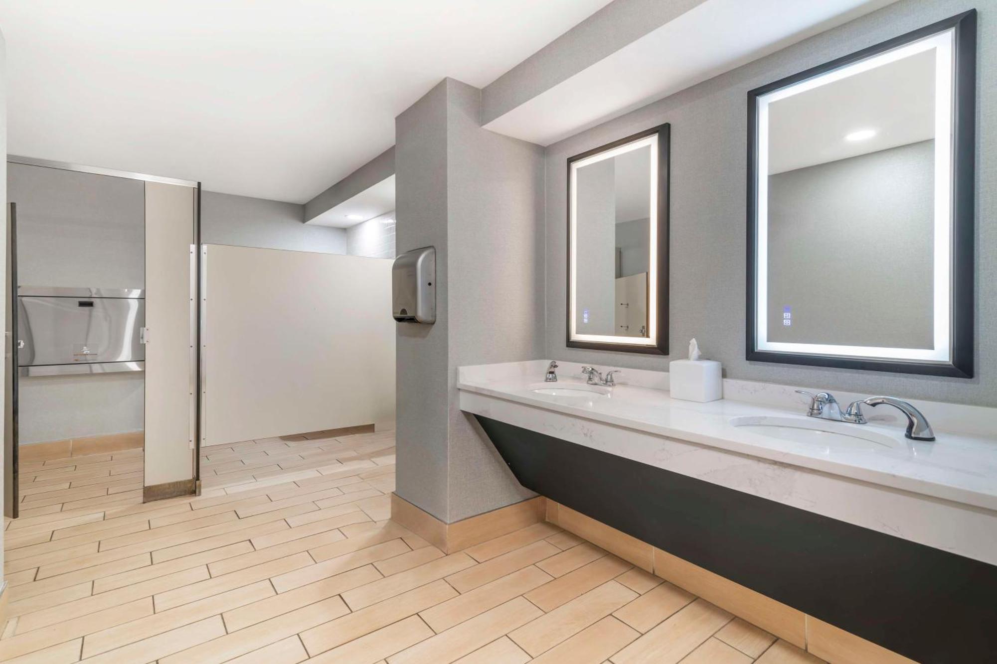 Hilton Garden Inn Portland Airport Kültér fotó